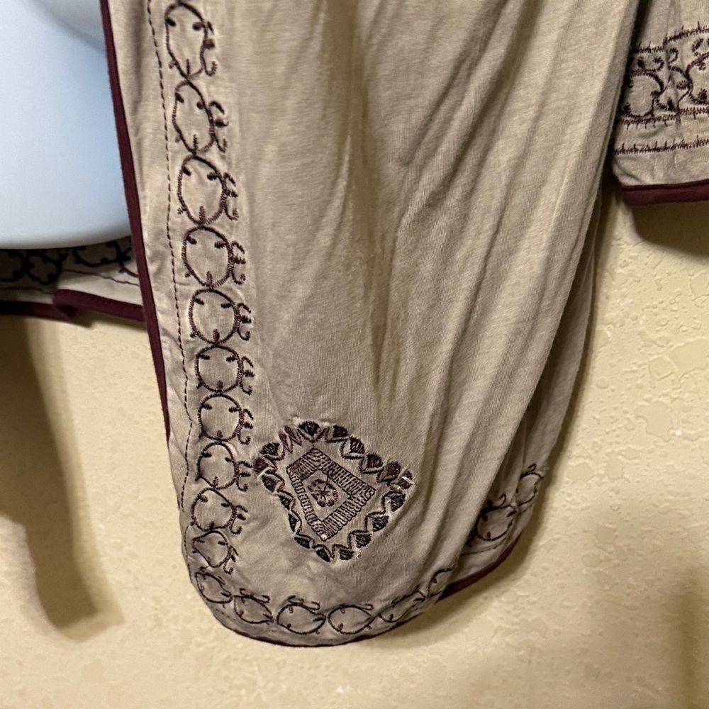 POL Embroidered Open Front Cardigan - Picture 3 of 7